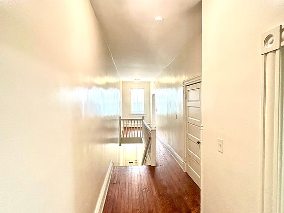 3rd image of 1818 W Cary St APT B