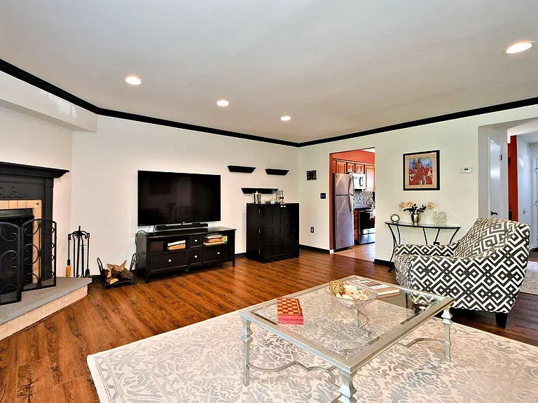 615 Piedmont Ct — Photo 18