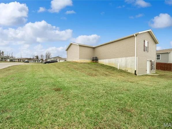 489 Northview Estates Dr, Jackson, MO 63755