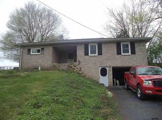 84 High St, Felton, PA 17322