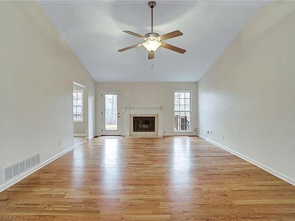5th image of 4846 Olde Mill Dr