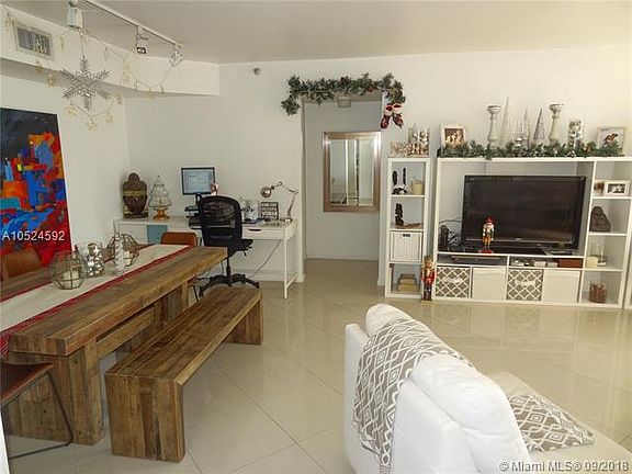 3rd image of 3610 Yacht Club Dr APT 912