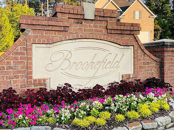 2nd image of 552 Edgefield Way