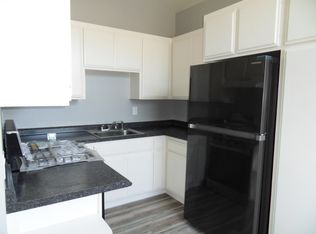 484 Lado De Loma Dr, Vista, CA 92083