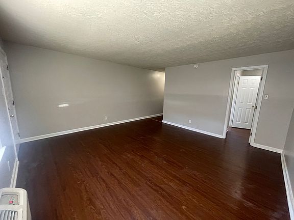 5th image of 1586 Martha Ct Unit 1
