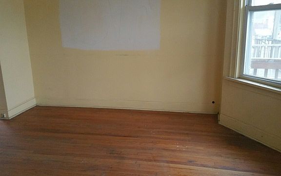3rd image of 5933 S Winchester Ave
