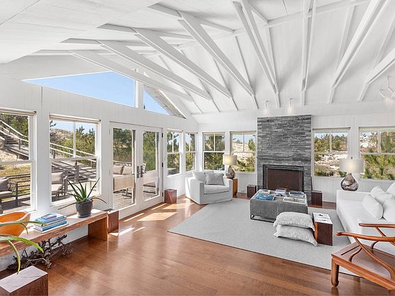 4th image of 928 Whalers Ln