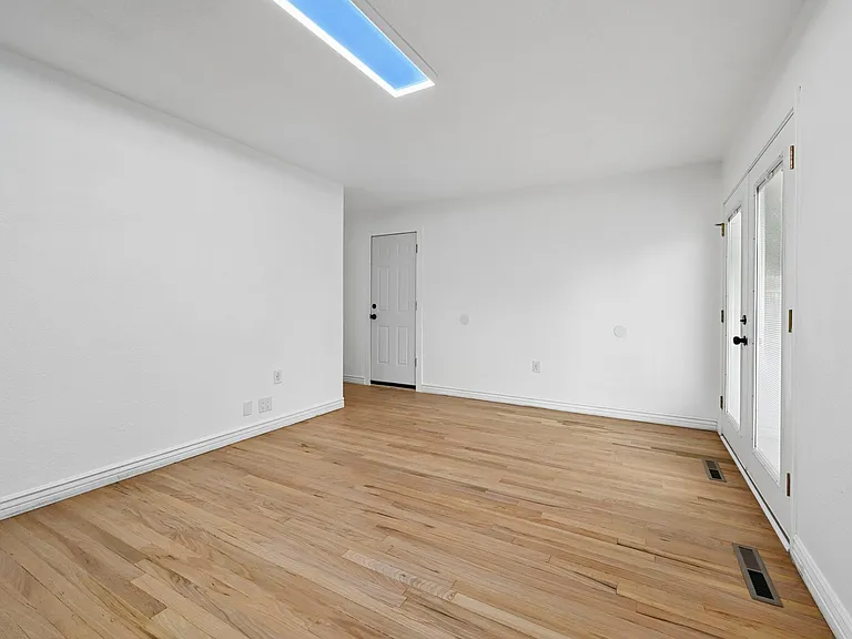 309 Redwood Dr — Photo 9