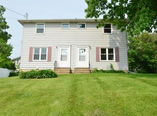 1912 Waterloo Rd, Cedar Falls, IA 50613