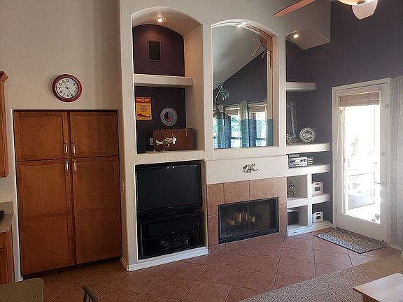 5th image of 915 E Goldenrod St