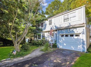 80 Staples St, Farmingdale, NY 11735