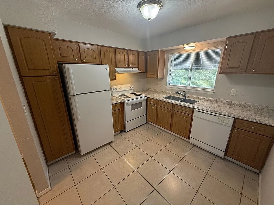 4209 S Semoran Blvd #13