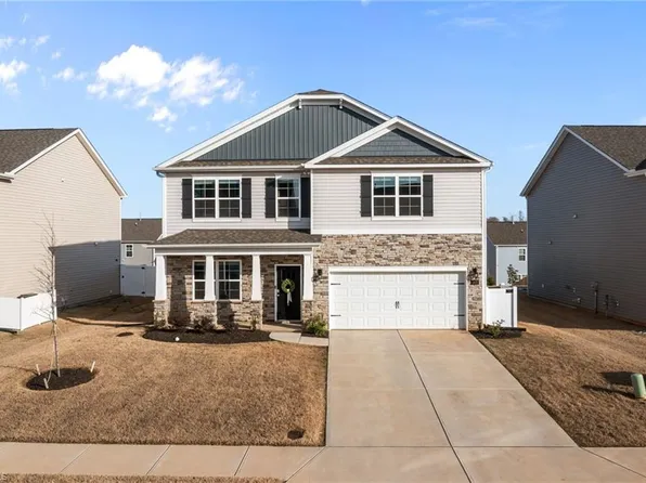 1432 Carisbrooke Dr, Mebane, NC 27302