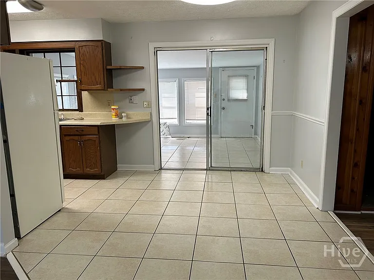 511 Dyches Dr — Photo 4