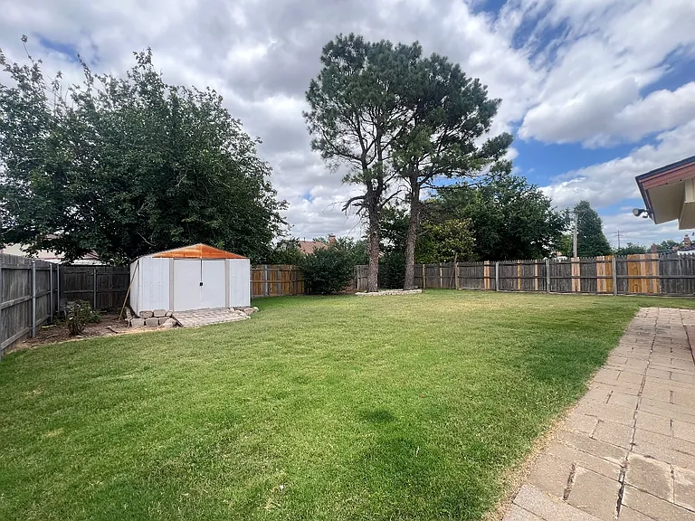 521 Cypress Dr — Photo 11