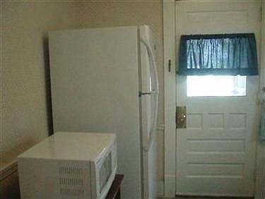 5th image of 433 Kenyon Ave
