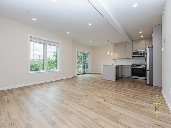 458 Washington St, Brighton, MA