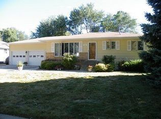 422 16th Ave NE, Aberdeen, SD 57401