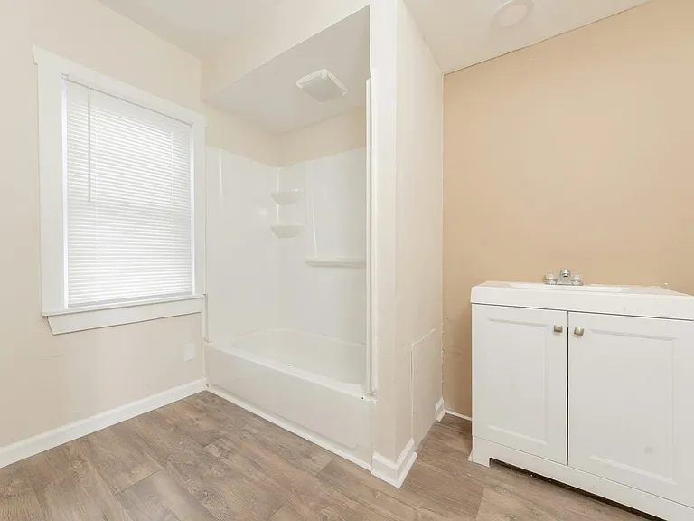 10618 Crestwood Ave — Photo 22