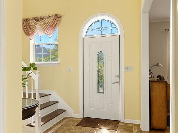 5th image of 16 Samantha Drive