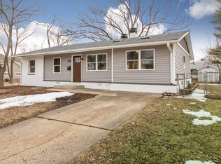 732 Delphia Ave, Elk Grove Village, IL 60007