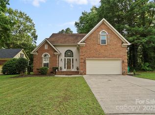 8731 Sheltonham Way, Charlotte, NC 28216