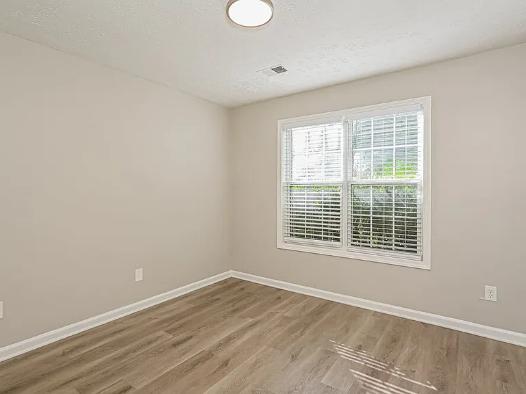 615 Waltman Point Pl — Photo 14