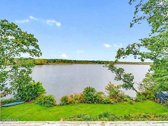 5th image of 1747 Forge Pond Road