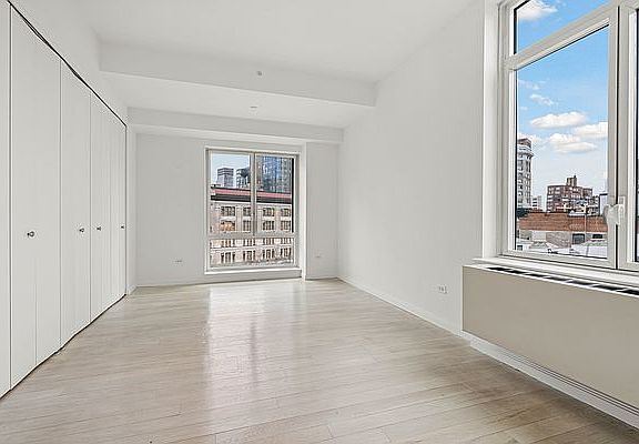 3rd image of 55 Thompson St APT 7A