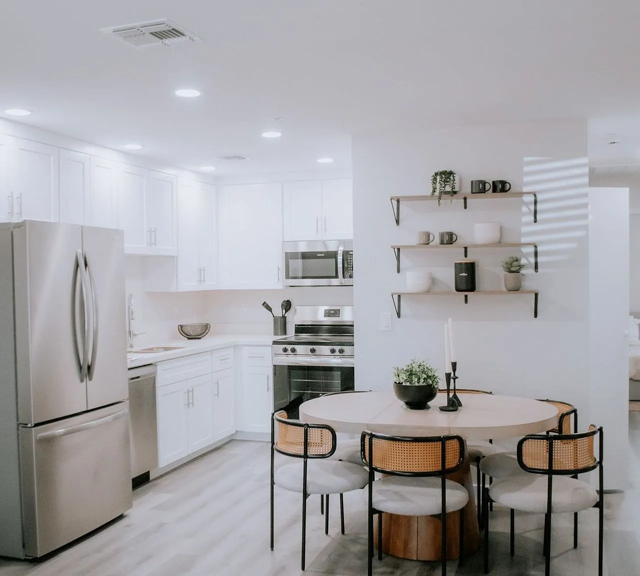 Beautifully Designed 3-bedroom 2-bathroom Home — Photo 3