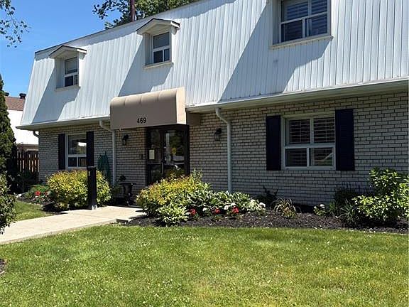 2nd image of 469 Claridge Rd #6