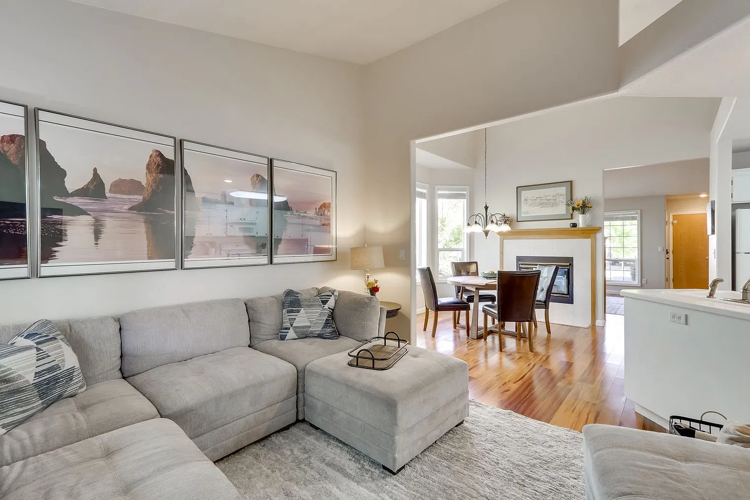 3 bed, 2.0 bath, 1550 sqft, $4,354 — Photo 3
