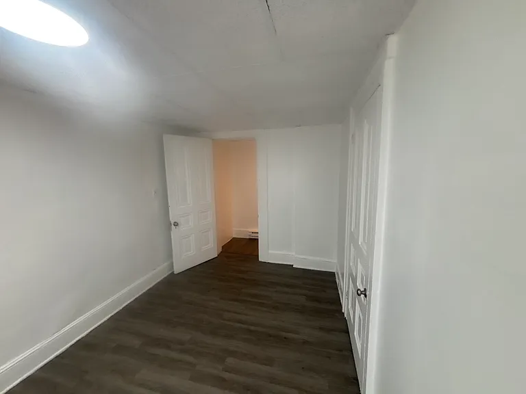 409 W Broad St #1 — Photo 4