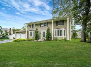 24 Oakdale Avenue, Farmingville, NY 11738