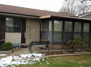 5208 Green Meadow Rd, Kalamazoo, MI 49009