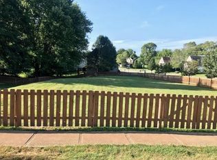 905 W Estate Dr, Bloomington, IN