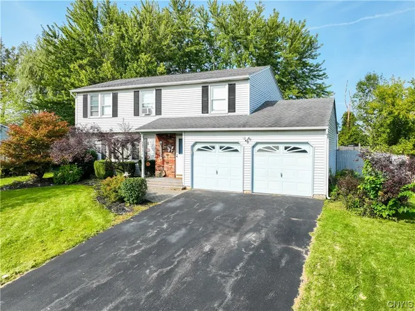 8373 Golden Larch Ln, Liverpool, NY 13090
