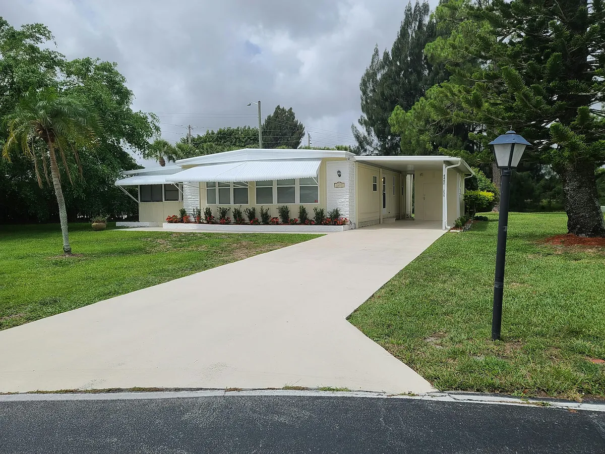 Photo 1 of 20 - 4482 King Theodore Dr #2 - Boynton Beach, FL Primary Photo - 4482 King Theodore Dr #2