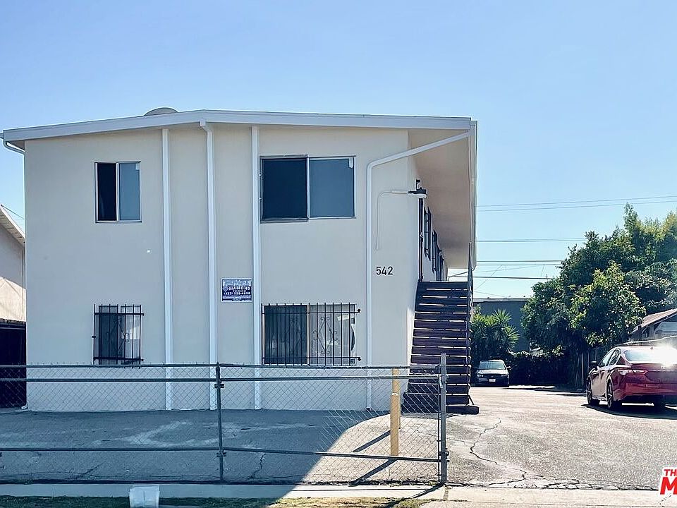 2nd image of 542 W 76th St