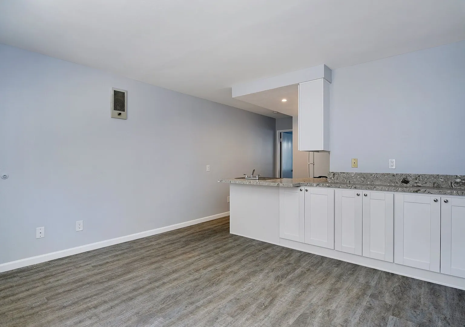 3844 Swift Avenue — Photo 4