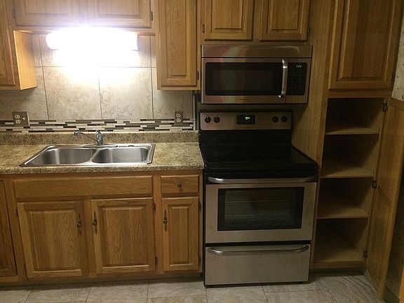3rd image of 9 Hospital Dr APT 320