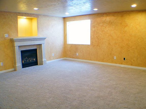 5th image of 4938 Woodridge Dr