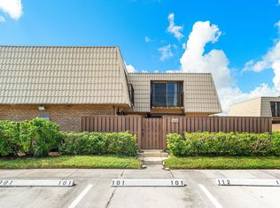 Village Of Sandalwood Lakes, West Palm Beach, FL 33409