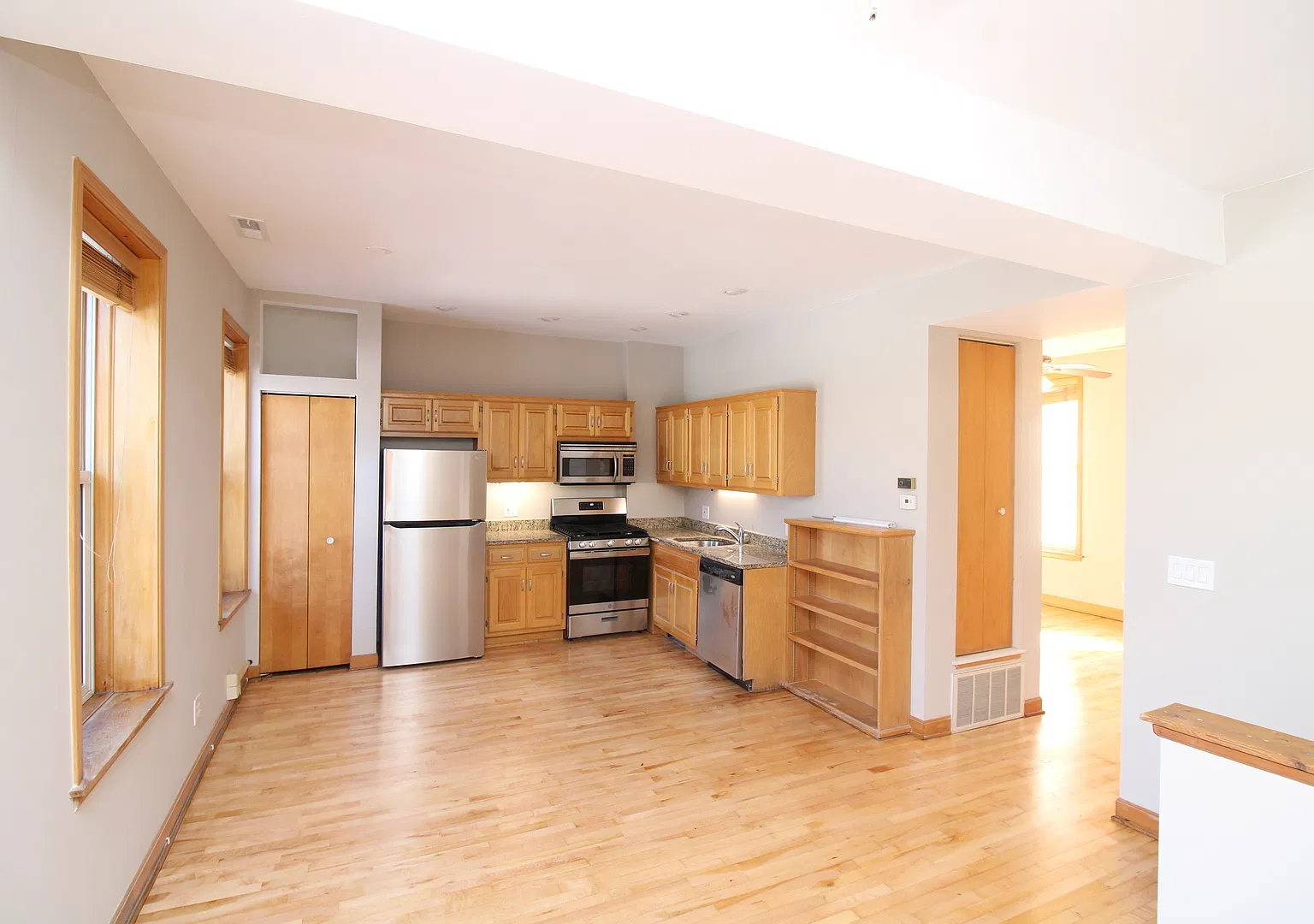 1 bed, 700 sqft, $2,000 — Photo 3