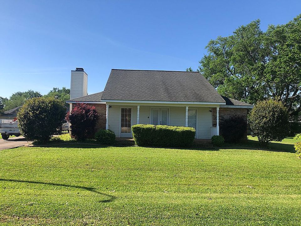 1st image of 106 Twin Lakes Dr