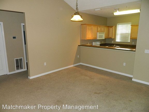 4th image of 810 NW 19th Ave #205