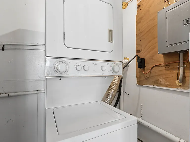 2801 Hinsdale Dr — Photo 4