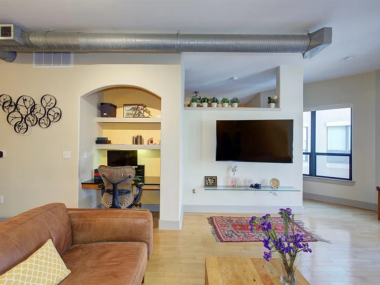 1901 Post Oak Blvd #3304 — Photo 9