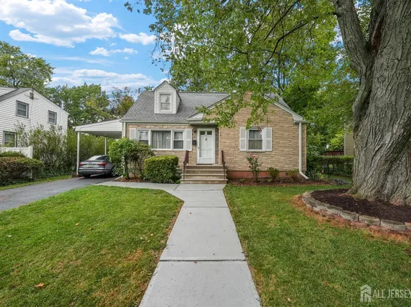 9 Walnut St, Edison, NJ 08817