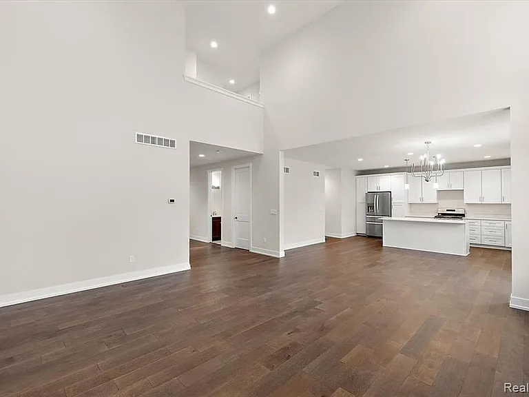 2911 Walsh Dr — Photo 11